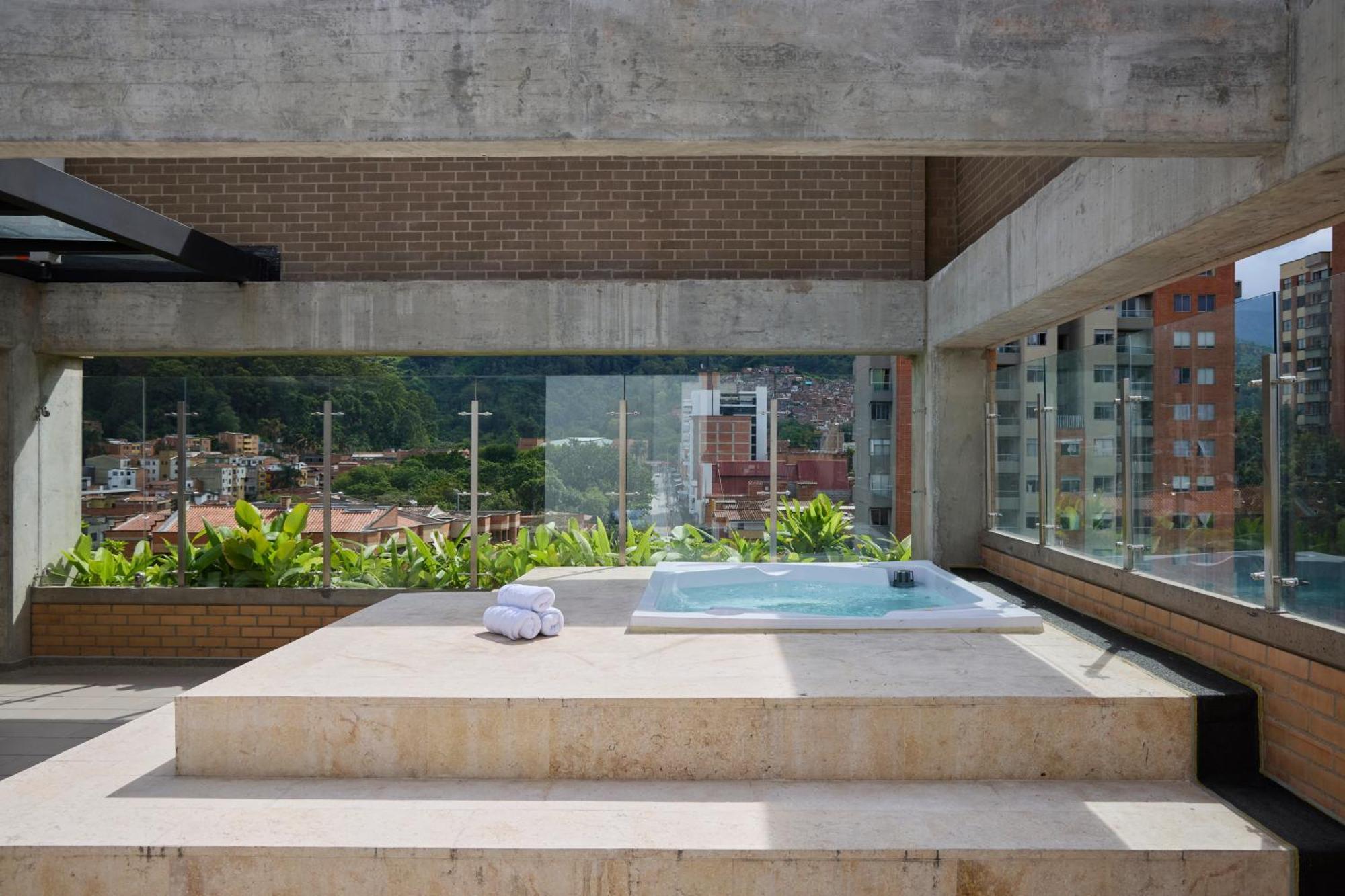 30 Living Suites Medellín Exteriör bild